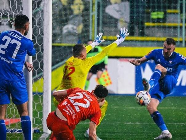 Velež sa igračem manje poražen na Pecari u prvoj utakmici četvrtfinala Kupa BiH