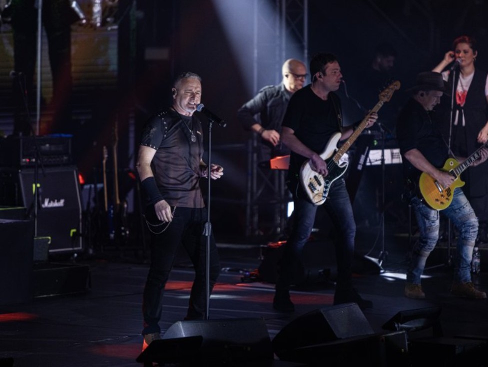 Veličanje ideologija mržnje, nasilja i zločina u suprotnosti sa demokratskim vrijednostima