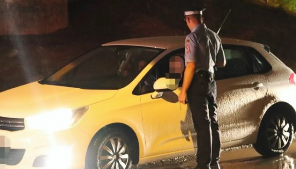 Velika akcija policije na Sokocu: Pretresi i hapšenja