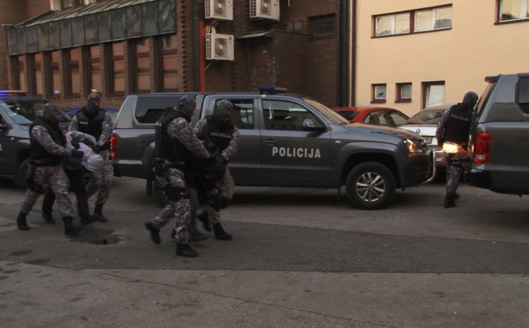 Velika akcija policije, pretresi na 25 lokacija, uhapšeno 13 osoba 