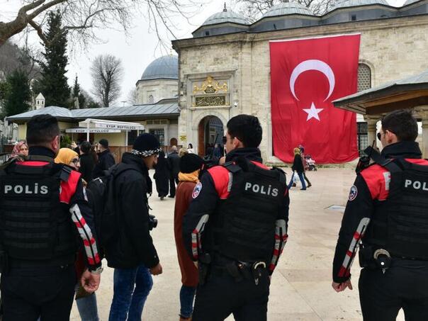 Velika akcija policije u Istanbulu: Uhapšena 272 dilera