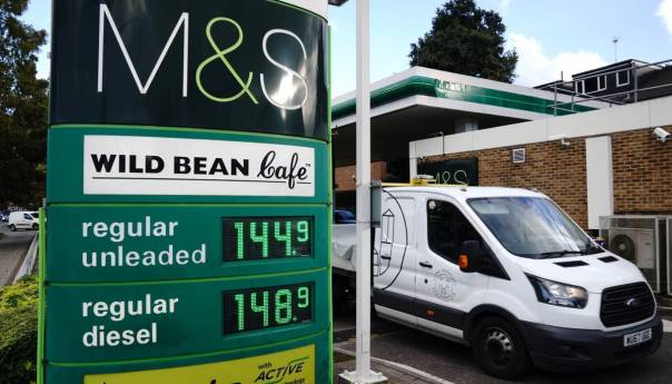 Velika Britanija bilježi rekordnu cijenu goriva