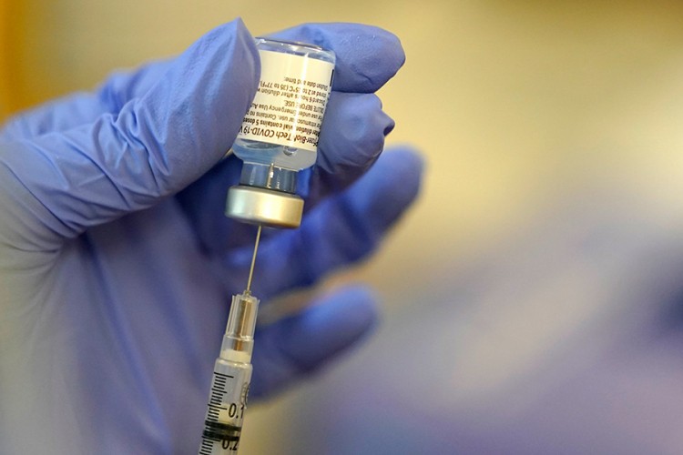 Velika Britanija odobrila Pfizer vakcinu za djecu od 12 do 15 godina