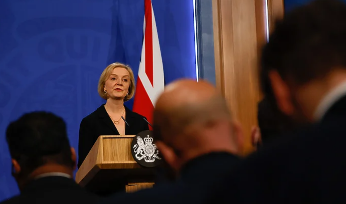 Velika Britanija: Parlamentarci će pokušati da smjene premijerku Liz Truss