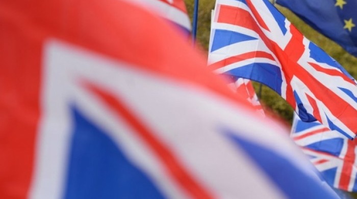Velika Britanija potonula u recesiju