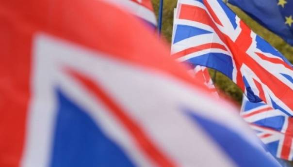 Velika Britanija potonula u recesiju