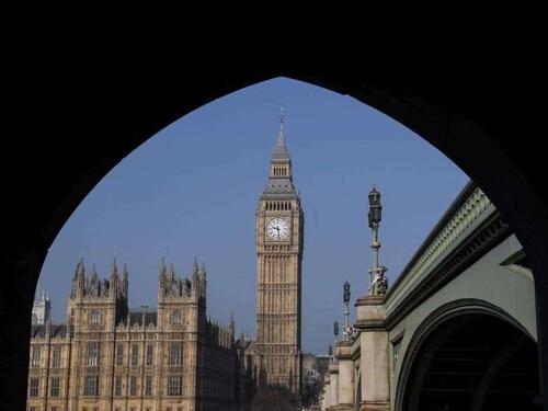 Velika Britanija pozvala ruskog ambasadora zbog kršenja zračnog prostora NATO-a