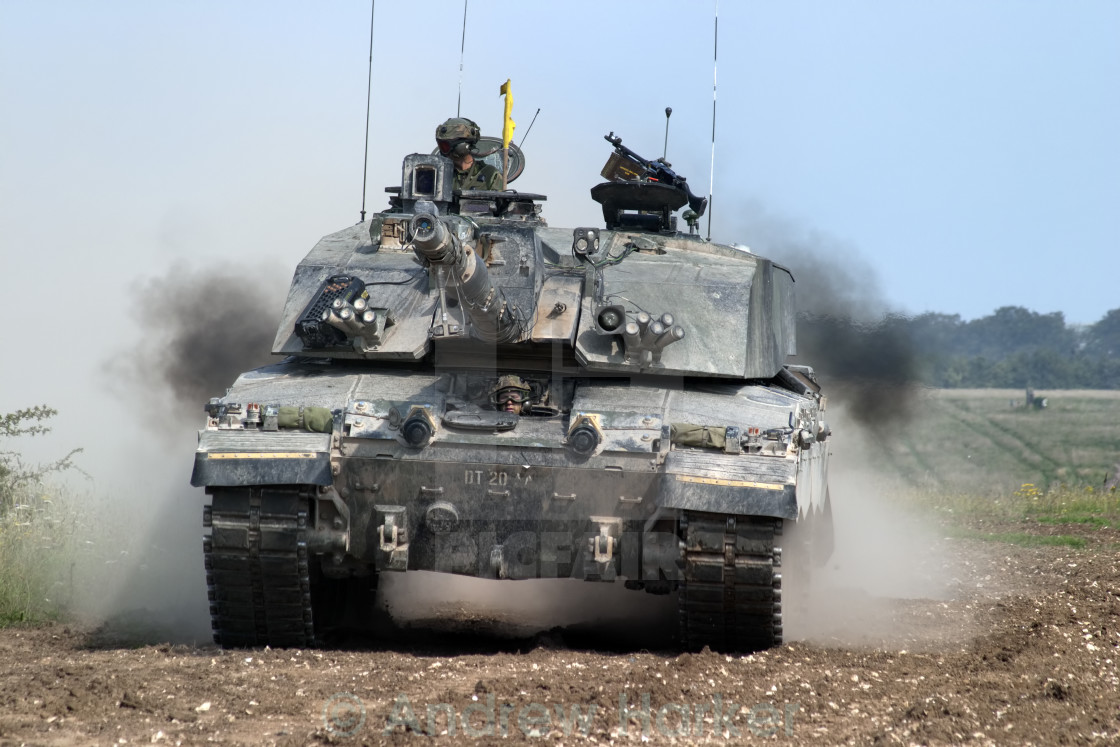 Velika Britanija šalje tenkove u Poljsku