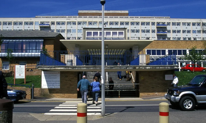 Velika Britanija: Umrla beba, majka bila pozitivna na Covid-19