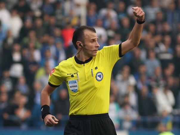 Velika čast za bh. fudbal: Peljto večeras sudi slavnoj Barceloni