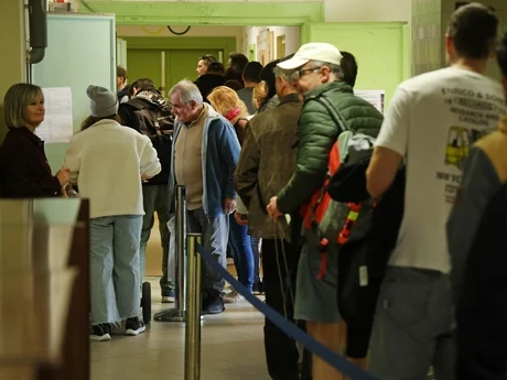 Velika izlaznost: Više od 66 posto birača glasalo do 15 sati u Mađarskoj