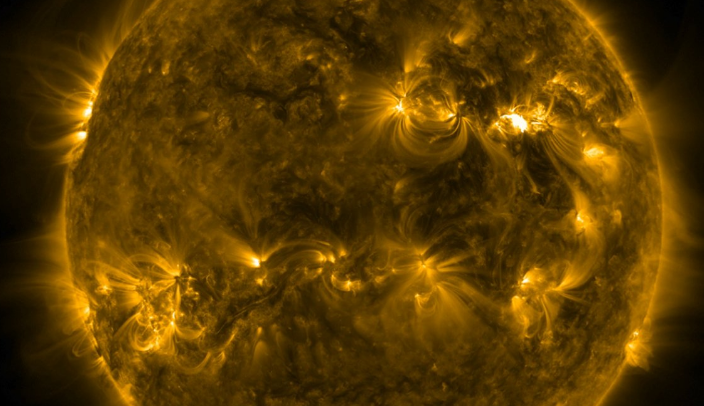 Velika kanibalska sunčeva oluja udara u Zemlju