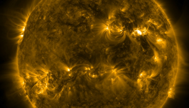 Velika kanibalska sunčeva oluja udara u Zemlju