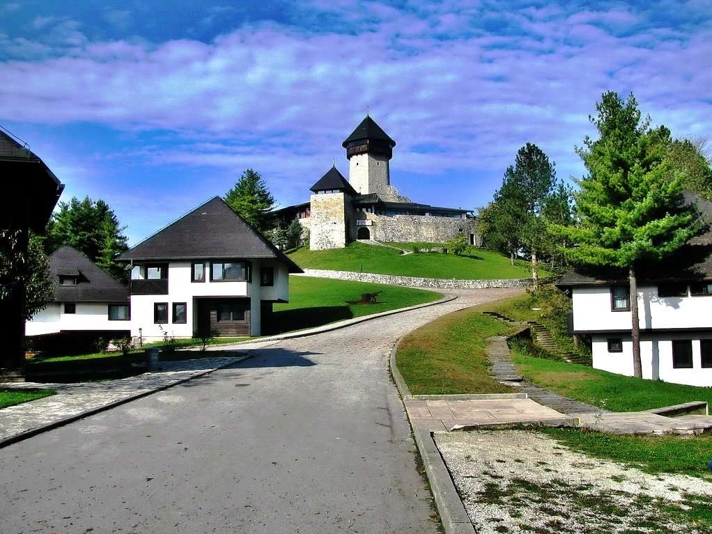 Velika Kladuša pokreće proces preuzimanja Starog grada radi obnove i turizma