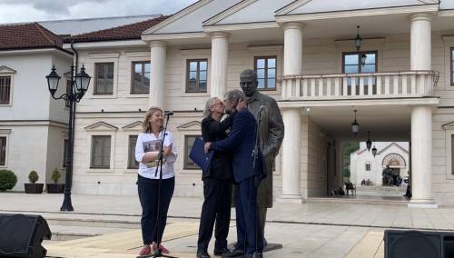 'Velika nagrada Ivo Andrić' negatoru genocida i nobelovcu Handkeu