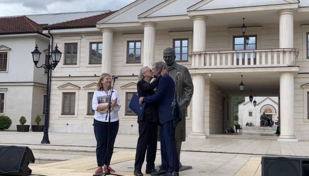 'Velika nagrada Ivo Andrić' negatoru genocida i nobelovcu Handkeu