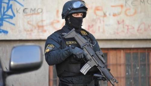 Velika policijska akcija u tri kantona, pretresi na 43 lokacije