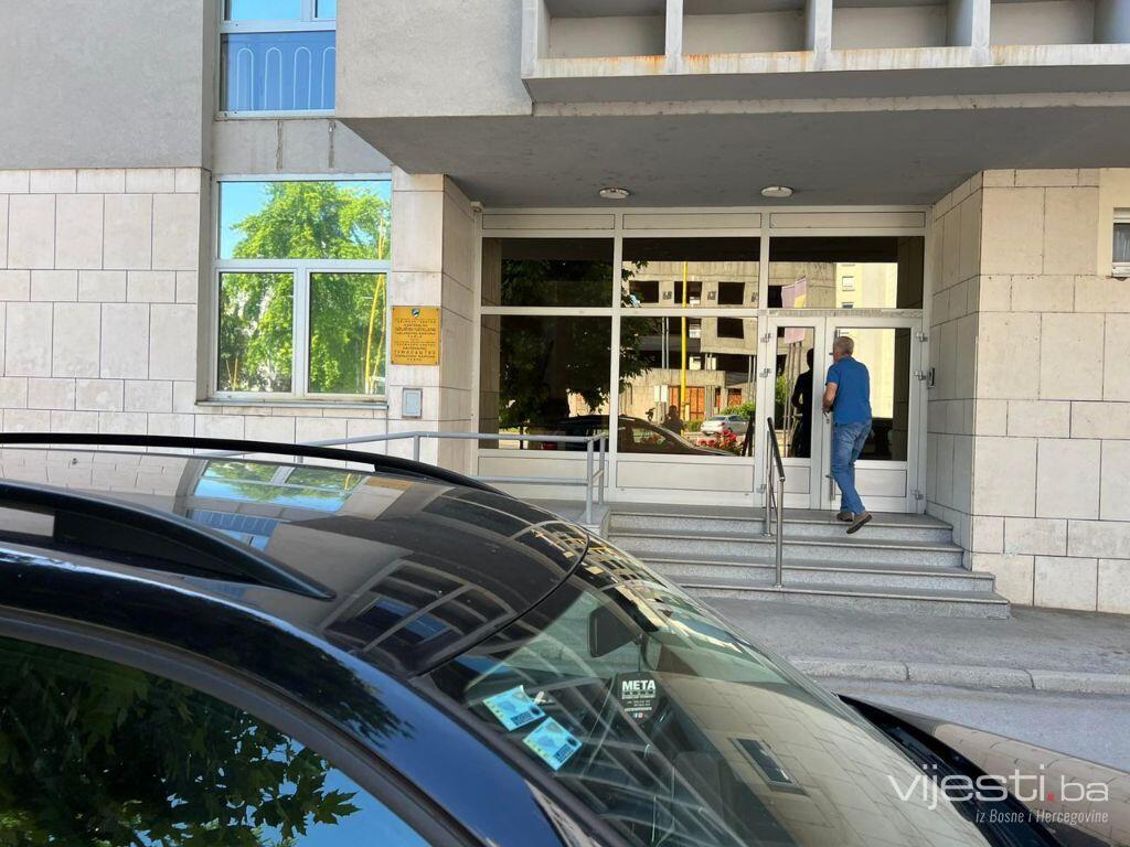 Velika racija u TK i RS-u: Traže se dokazi o nedozvoljenom oružju