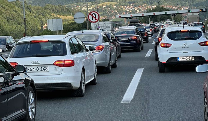 Velike gužve na autoputu kod Sarajeva