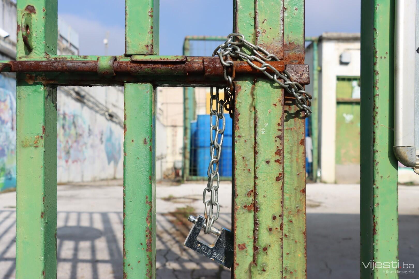 Velike mjere sigurnosti u Sarajevu: Uklonjeni automobili, zabranjeni protesti