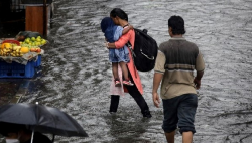 Velike poplave u Indiji: Ima poginulih, pobjeglo pola miliona ljudi