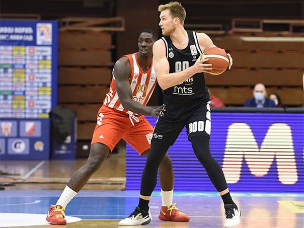 Pojavio se snimak tuče igrača Zvezde i Partizana