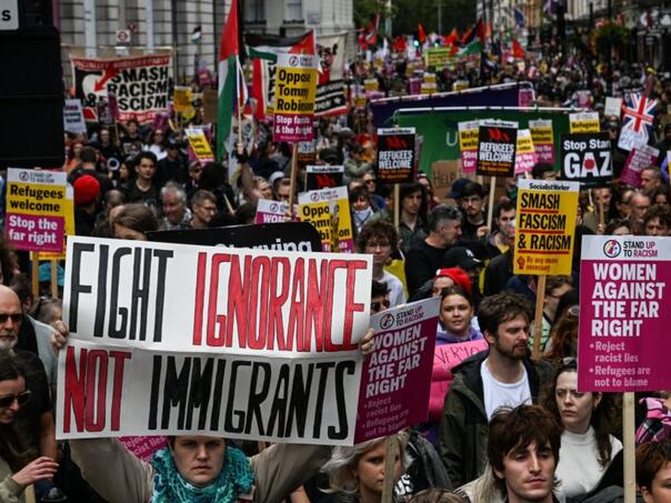 Veliki antimigrantski protest u Londonu: "Pošaljite ih kući"