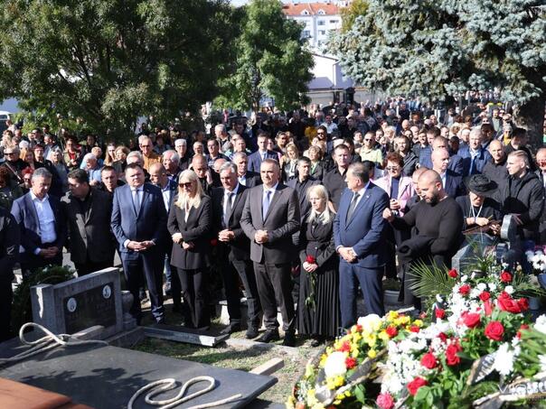Veliki broj građana i zvaničnika na sahrani Gorana Talića