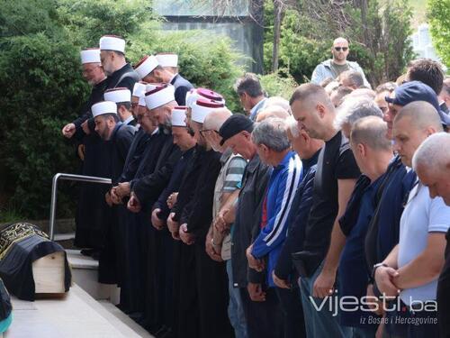 Veliki broj građana na dženazi Elmi Prusac u Sarajevu