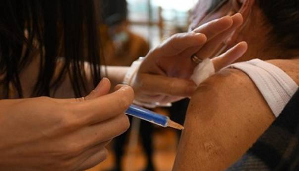 Veliki broj Hrvata odbio vakcinaciju AstraZenecom