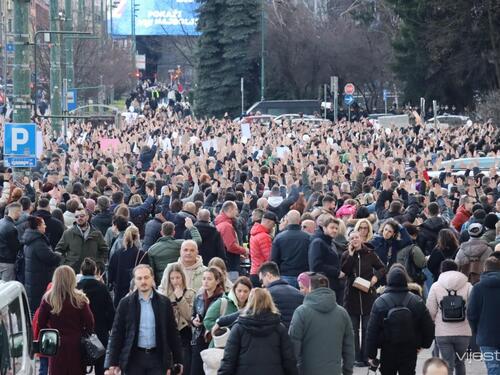 Veliki broj ljudi na protestu: Blokirana glavna ulica u Sarajevu
