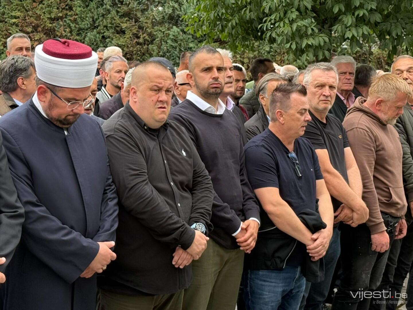 Veliki broj prijatelja na dženazi Sejdi Bešlić, Halidovoj supruzi