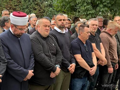 Veliki broj prijatelja na dženazi Sejdi Bešlić, Halidovoj supruzi