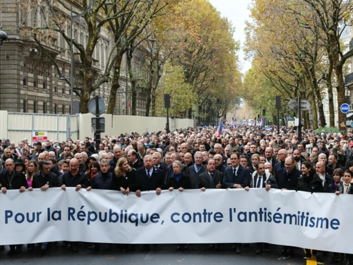 Veliki marš u Parizu: 'Za Republiku, protiv antisemitizma'
