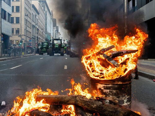 Veliki neredi na protestima poljoprivrednika u Briselu