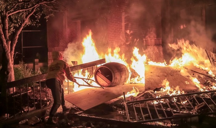 Veliki neredi u SAD-u zbog smrti Georgea Floyda