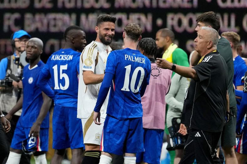 Veliki Olivier Giroud se vraća u Lige petice i potpisuje