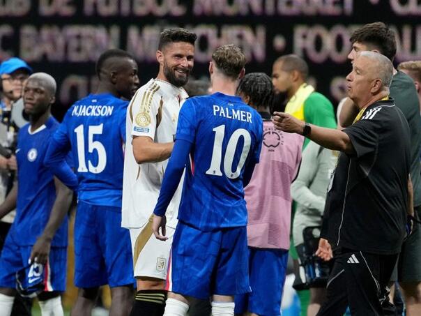 Veliki Olivier Giroud se vraća u Lige petice i potpisuje