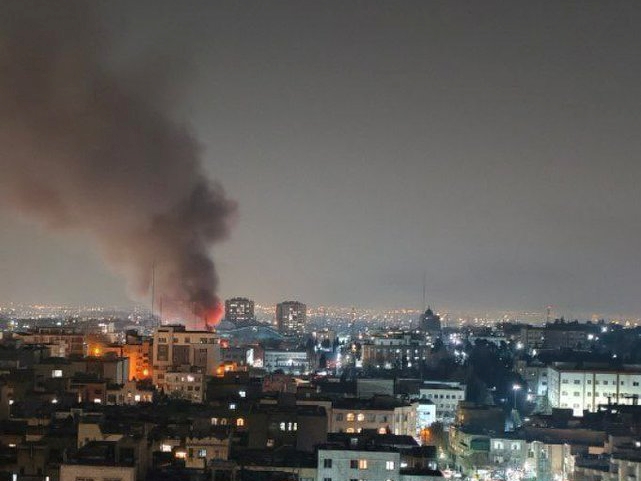 Veliki požar izbio u vojnoj bazi u Teheranu