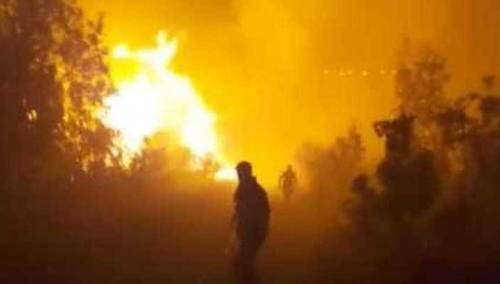 Veliki požar iznad Mostara ugrožava kuće