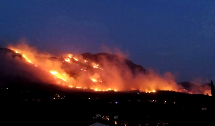 Veliki požar kod Dubrovnika, eksplodiraju mine