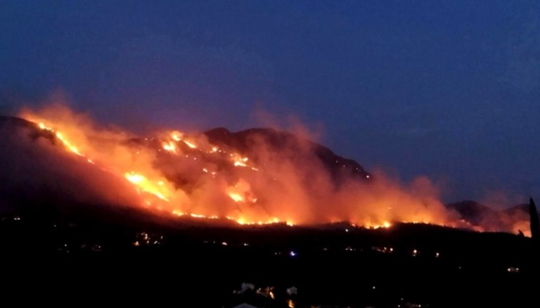 Veliki požar kod Dubrovnika, eksplodiraju mine