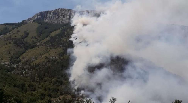 Veliki požar na Blidinju: Situacija jutros puno bolja, gasitelji se nadaju kiši