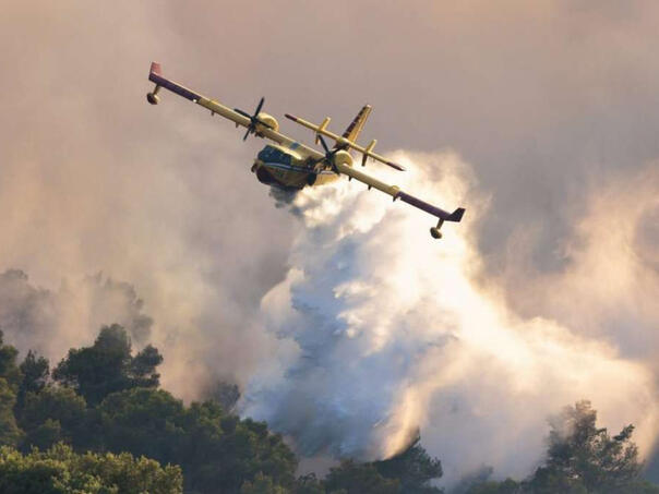 Veliki požar pored Splita, angažovano 115 vatrogasaca