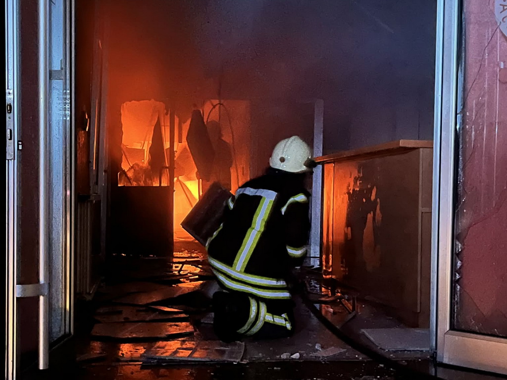 Veliki požar progutao fabriku Globus konfekcije u Kiseljaku