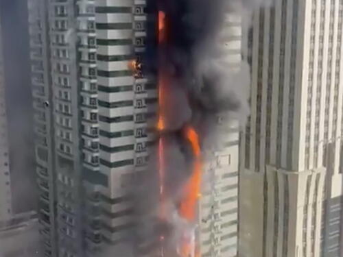 Veliki požar u Dubaiju: Skoro 4.000 stanovnika nebodera hitno evakuisano