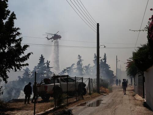 Veliki požar u Grčkoj se smiruje, no, i dalje veliki rizik od novih