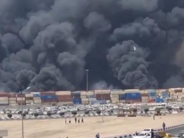 Velika eksplozija i požar u iranskoj luci Bandar Abbas