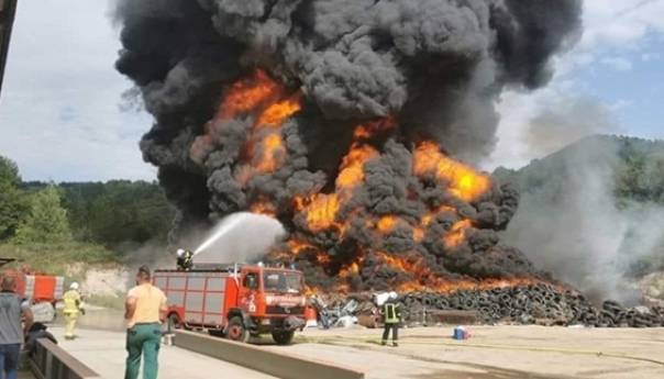 Veliki požar u Konjicu: Gori deponija