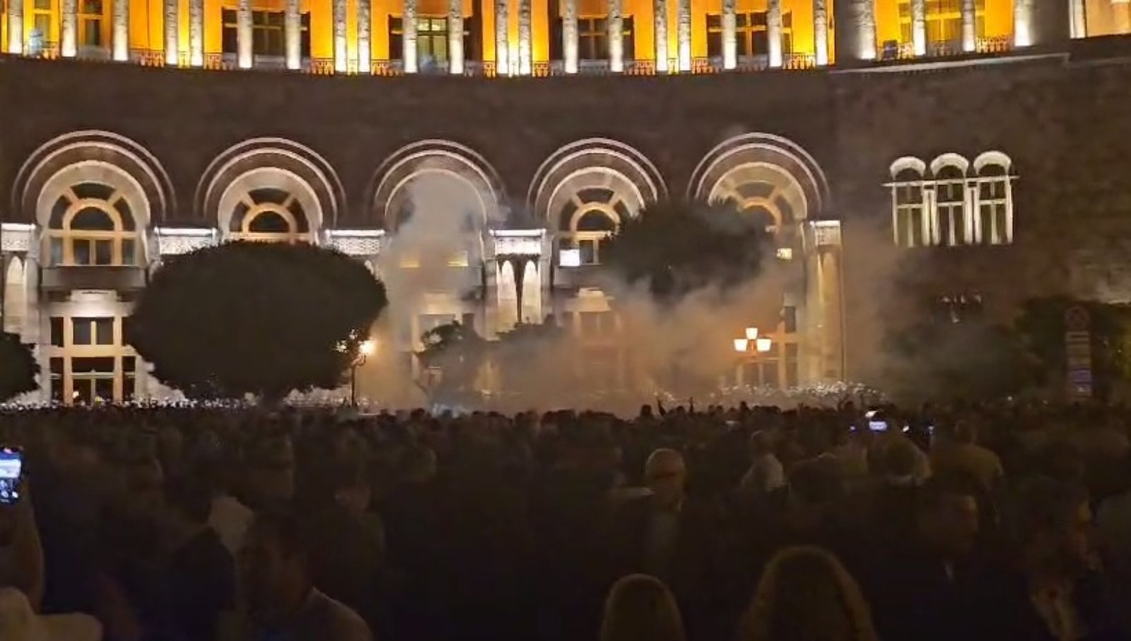 Veliki protest u Jerevanu: Armenci traže ostavku premijera